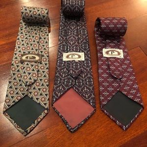 Set of 3 men’s neckties. 100% tie bundle